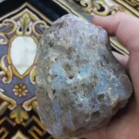 سنگ حقیق سرخ