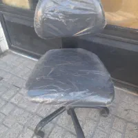 صندلی اوپنی درحد نو چرم نو