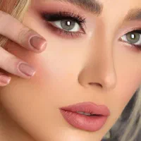 مدل برای میکاپ و شینیون عروس