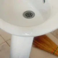 روشویی پایه دار