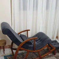 صندلی راک چوبی با زیرپایی|صندلی و نیمکت|رشت, معلم|دیوار