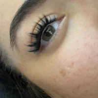 اکستنشن مژه و لیفت لمینت مژه و ابرو