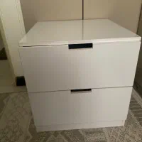 فروش یک میز آرایشی با سه تا پاتختی