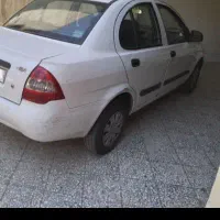 راننده با ماشین سواری