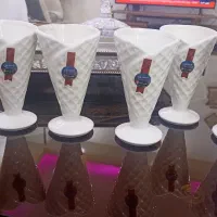بستنی خوری