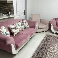 مبل راحتی سفید صورتی|مبلمان خانگی و میز عسلی|تهران, سبلان (لشگر)|دیوار