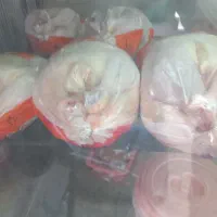 کارگر خانوم برای مرغ فروشی