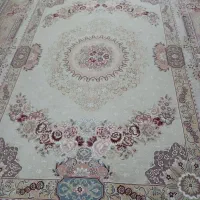 فرش رنگ روشن