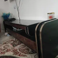 میز تی وی شیک و تمیز (هایگلاس)