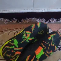 دو عدد کفش ورزشی برای فوتسال نو|کیف، کفش، کمربند|میانه, |دیوار