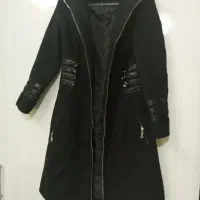 پالتو مشکی|لباس|نیشابور, دارایی|دیوار