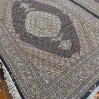 زمینه کرم قهوه ای و زمینه سرمه ای چهل رج ماهی|فرش|خوی, |دیوار