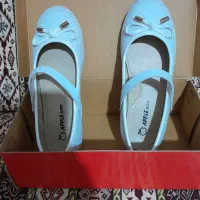 کفش سفید دخترانه سایزه ۳۵