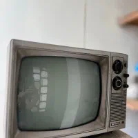 تلویزیون آنتیک قدیمی سویل کره