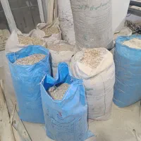 خاک اره واسه زیر پای پرنده و حیوانات گلخونه کمپوست