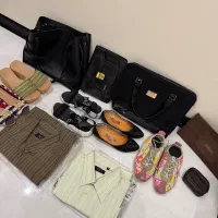 لباس مردانه و کیف زنانه
