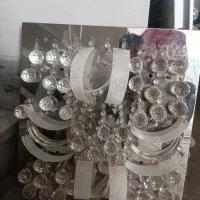 سه عدد لوستر در سه حالت روشنایی
