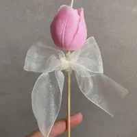 شمع و گیفت گل بابونه و گل لاله و گیفت حنا