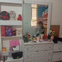 تخت دو نفره و میز آرایشی