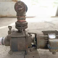 موتور پمپ آب.  بزرگ