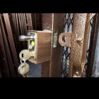 درب آکاردیونی حفاظ پنجره آکاردئونی