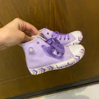 کتونی بچگانه سایز۲۷ترک کاملا سالم برند بنتتون