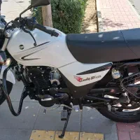 موتورلاکی ۱۸۵