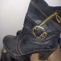 تعدادی کفش به هر قیمتی که میخواید