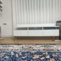فروش میز تی وی سالم در حد نو پایه ها چوب راش
