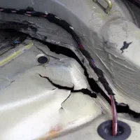 جوشکاری و ترمیم تخصصی شاسی خودرو و صافکاری