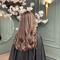 رنگ و لایت با تضمین سلامت مو هر فویل ۷۰هزار تومان|خدمات آرایشگری و زیبایی|شیراز, چنچنه|دیوار