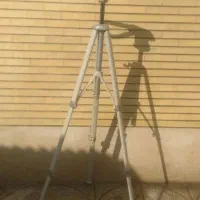 سه پایه دوربین عکسی و فیلمبرداری