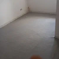 اندازه دوازده یا سیزده متر موکت رنگ طوسی