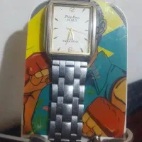 دوعدد چاقو و یک ساعت مچی