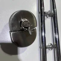 قفل و دستگیره درب شیشه ای