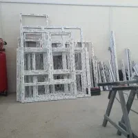 به یک نفر جهت همکاری درب وپنچره دوجداره