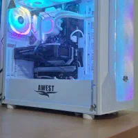 کیس گیمینگ و مانیتور