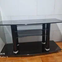 میز شیشه ای تلویزیون