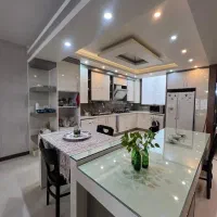 اجاره اپارتمان ۲۰۰متر ۳خواب طبقه دوم خ چهارباغ