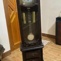 ساعت ایستاده تمیز و سالم