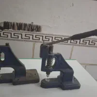 وسایل خیاطی دستگاه دکمه زن و تخته و نیمکت