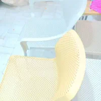 صندلی پلاستیکی|صندلی و نیمکت|قم, قلعه کامکار|دیوار