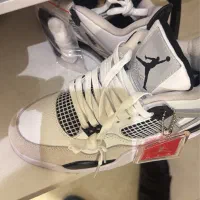 فروش تعدادی کفش و لباس نایک