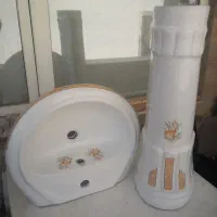 روشویی با پایه. نونو سالم وتمیر