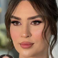 آموزش میکاپ و گریم تخصصی ( نقد و اقساط)