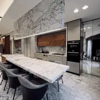 ۳۳۰ متر ویلایی عرض ۱۱ دو طبقه بنا تمیز قابل سکونت