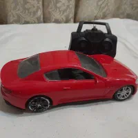 ماشین  کنترلی قرمز