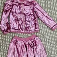 تعدادی لباس ۷ساله