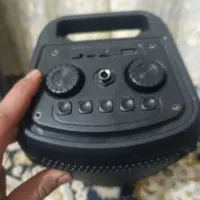 اسپیکر فروشی در حد نو|سیستم صوتی خانگی|میبد, |دیوار