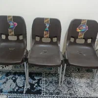 سه عدد صندلی